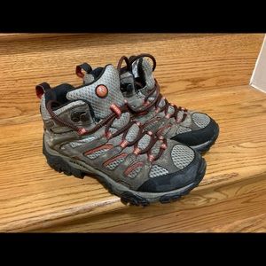 Merrell Moab Hiking Boots women’s size 5